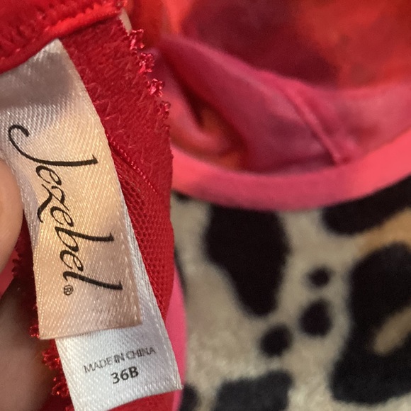 Red Lace Bra with Rhinestone - Picture 5 of 7